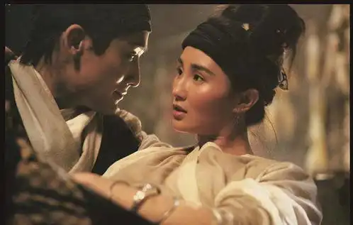 甄子丹最经典是新龙门客栈,虽是配角,却比林青霞梁家辉出彩