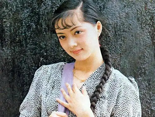 87版红楼梦薛宝钗张莉绝版照片,张张经典,总有一张你没见过
