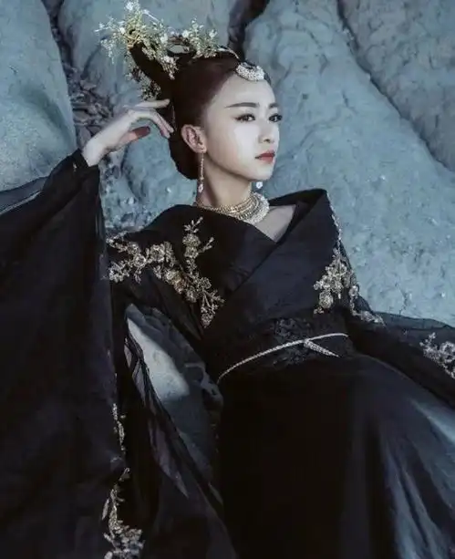 细数黑色古装造型的10位女演员杨幂华贵,唐嫣霸气,杨紫冷艳
