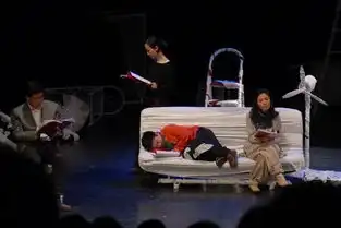 面向诗歌的剧场,面向剧场的诗歌