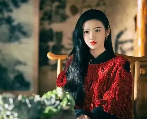 壁纸说走出花瓶的人间富贵花,景甜