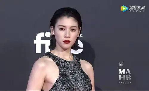 时尚先生红毯女星截图
