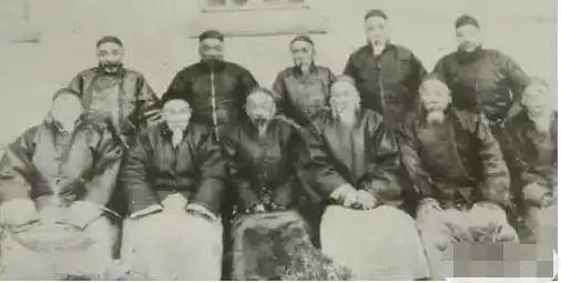 末代皇帝在苏联关了五年,其实是疗养了五年揭秘溥仪战俘生活
