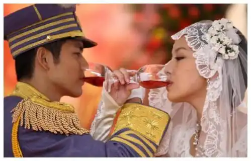 整整瞒了15年,钟汉良老婆终于曝光,长得那么美,难怪不愿公开