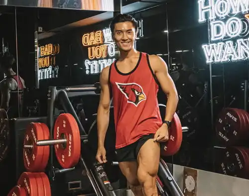 又走一个31岁tvb金牌绿叶宣布离巢,转行做全职健身教练谋生
