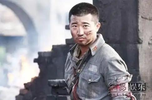 刘名洋铁血壮士饰猛虎团连长人气飙升