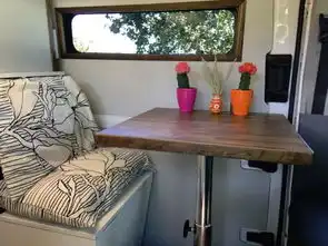 扎心了湾区码农蜗居的胶囊床铺,一个床位竟要1200网友从此告别性生活