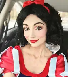 女子天生公主脸图片
