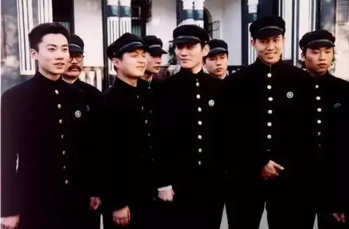 没有彭昱畅倪妮的颜值,也能撑起校服的五五开
