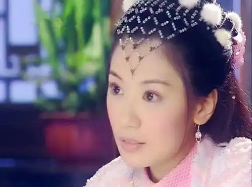 倚天贾静雯有七套衣服,第二套似仙女,第五套才让男主动了心