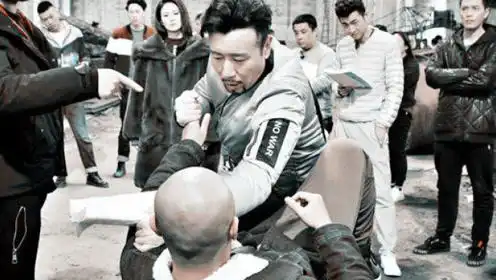 猎毒人抢先看于和伟破解u盘密码,开始和楚门吴家终极对决
