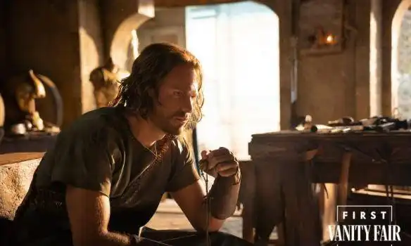 指环王海量剧照放送蝙蝠侠新海报又被聚光灯怼脸
