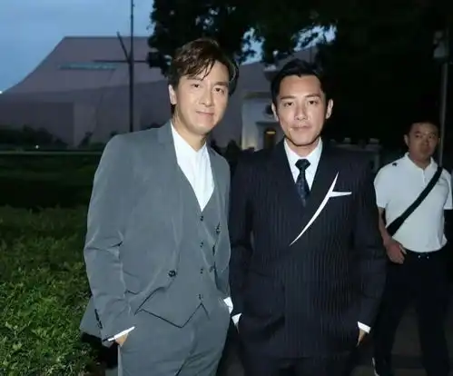 香港这一天,江湖地位人情冷暖,在小杨哥兄弟俩身上体现得淋漓尽致