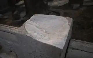 颐和园云龙纹望柱头被盗
