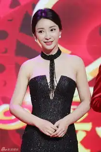 柳岩抹胸深v裙上围显料性感露凹凸曲线