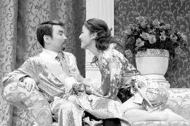 乱套了现海派幽默按喜剧的鼓点铺设悬念