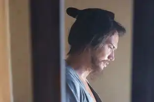 买菜都玩cos漫改真人电影武士老师公开新剧照