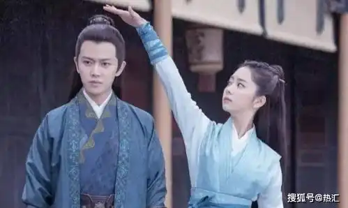 任嘉伦问谭松韵为何不推荐他演以家人之名,松韵神回复笑死人