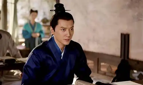 中秋晚会赵丽颖绝美离婚后,她到底经历了什么