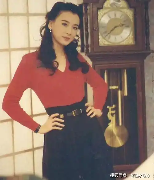 萧蔷绯闻情史丰富坎坷,52岁依然妩媚迷人
