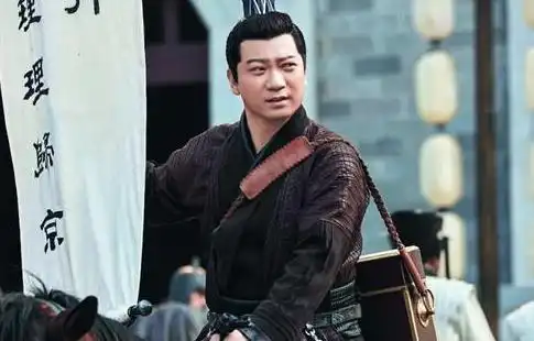 王启年扮演者田雨,妻子是我们熟悉的她,难怪出道多年无绯闻
