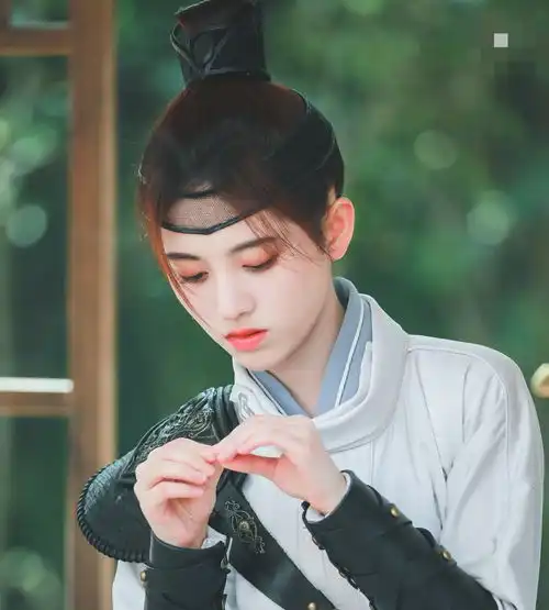 流水的角色,铁打的妆容,鞠婧祎,能不能不要再演自己了腾讯新闻