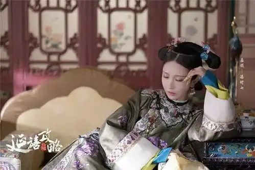 魏璎珞敲钟在即,草根创业者谁没有一部血泪史
