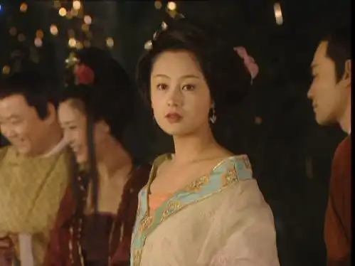 如何判断一个人适合古装
