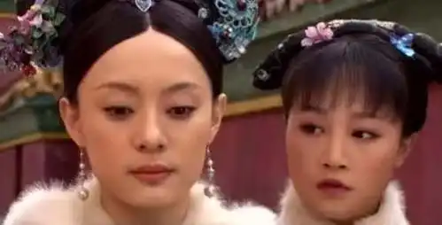 甄嬛传浣碧大婚时,果郡王说了一个字,浣碧心里暖暖的
