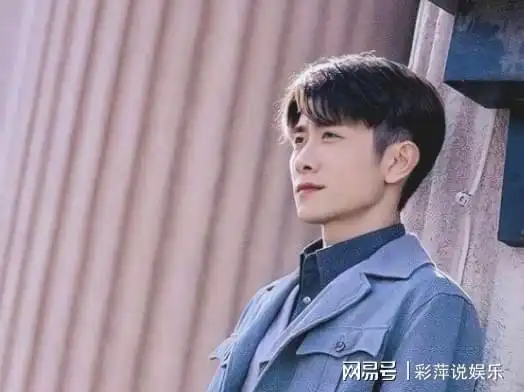 张一山被关晓彤爆料,原本以为是新恋情,没想到目的是为自己
