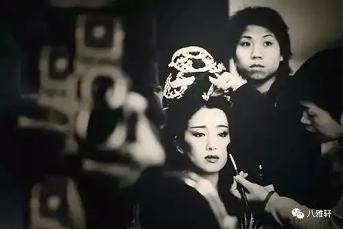 八雅轩丨周润发人最极致的修行,一定是返璞归真
