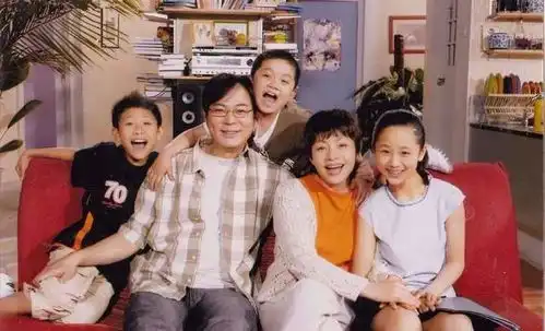 家有儿女危险高亚麟出轨对象比他小26岁,童年滤镜碎一地
