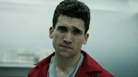 纸钞屋剧情神反转,新款小丑造型,现身医院识破警察阴谋东京霸气回归,犯罪团伙再次集结