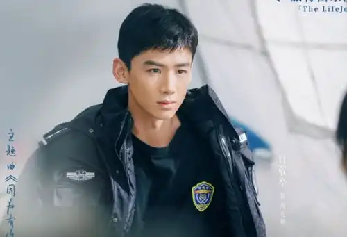 3月艺人热度榜白敬亭险胜龚俊,肖战仅第五,而她太意外了
