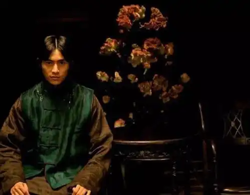 他,身在名利场,儿子生母成迷,有巨星密友,仍低调行走,为啥陈坤周迅黄晓明像雾像雨又像风网易订阅