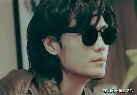 盗墓笔记一身粉红衬衫的他,是吴邪的青梅竹马,黑眼镜的故交
