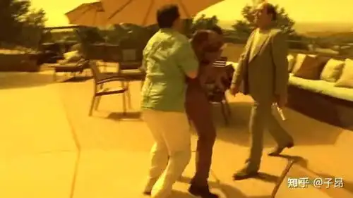 绝命毒师古斯为什么不信任老白,三番五次想致他于死地