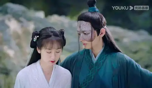 琉璃美人煞禹司凤是十二翼金翅鸟宫主是他爹,离泽宫都是妖
