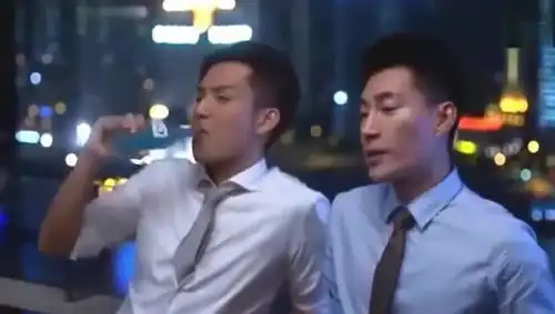 唐嫣当着众人的面向钟汉良撒娇求原谅这么甜