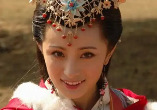 热巴烈火如歌红衣造型美过杨幂但却暴露身体上的不足