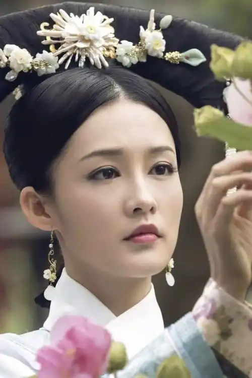 她从不营销,是如何一步步走向流量的