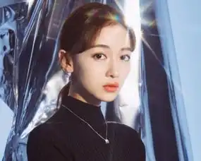 吴谨言脸太小不适合戴墨镜看到她的港风墨镜,网友太想娶了