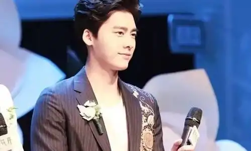 关晓彤表白李易峰被拒
