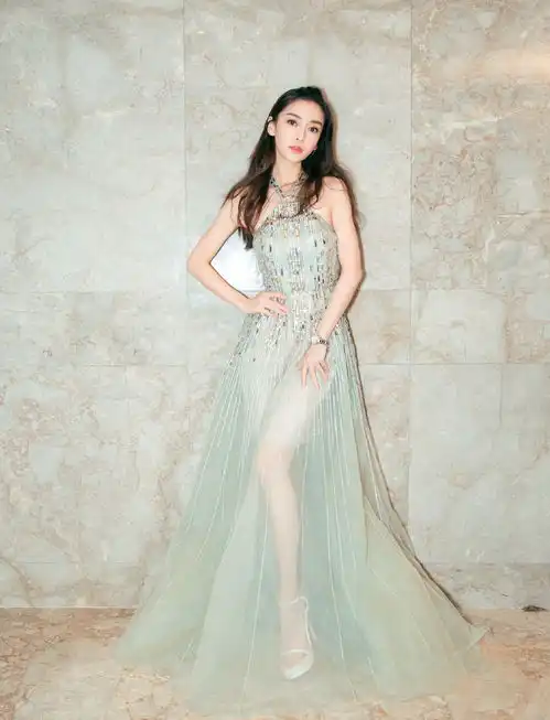 baby真实颜值曝光未修图与精修图差距,网友这颜值
