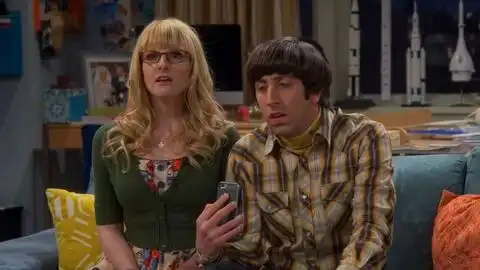 生活大爆炸s12e02谢尔顿收到神秘新婚礼物,聪明如他,却猜不出是干嘛用的
