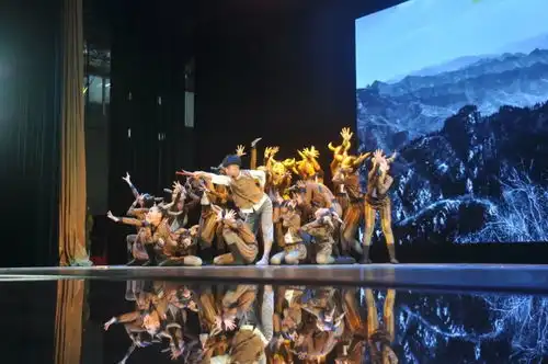 青岛市少年宫原创红色舞台剧向前向前在少年宫红领巾剧场精彩呈现
