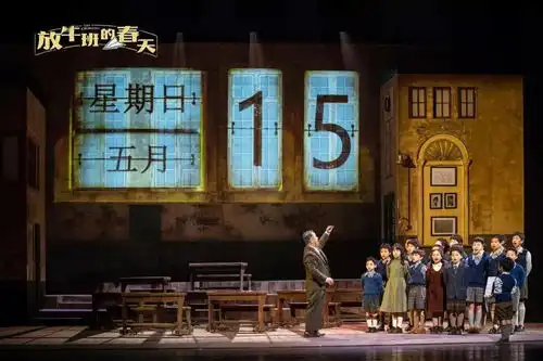 我高中读理科,大学学生物,后来做了音乐剧译配何何