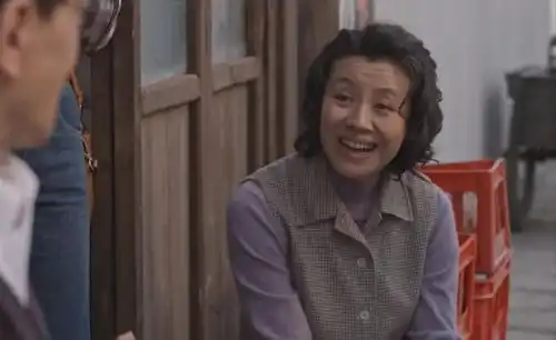 没有退休金的妈妈,在62岁去做保洁
