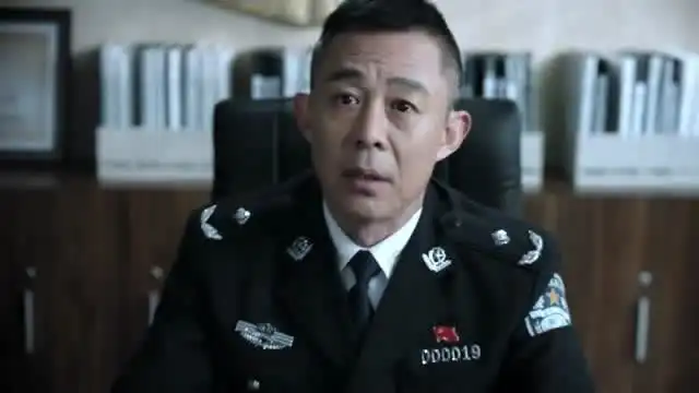 猎毒人江伊楠不顾局长同意便去明山协助调查,这种人也太偏激了
