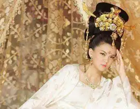 女星古装云集,马伊琍杨幂范冰冰显平庸,唯独李湘却很美